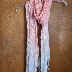 🌟 4/$20 The Limited Peach and Cream Fringe Scarf